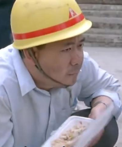 工地盒饭背后的励志故事与语录