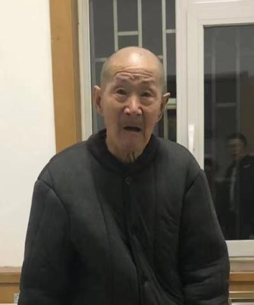 大棉衣最新款2024爆款，时尚与功能的完美结合